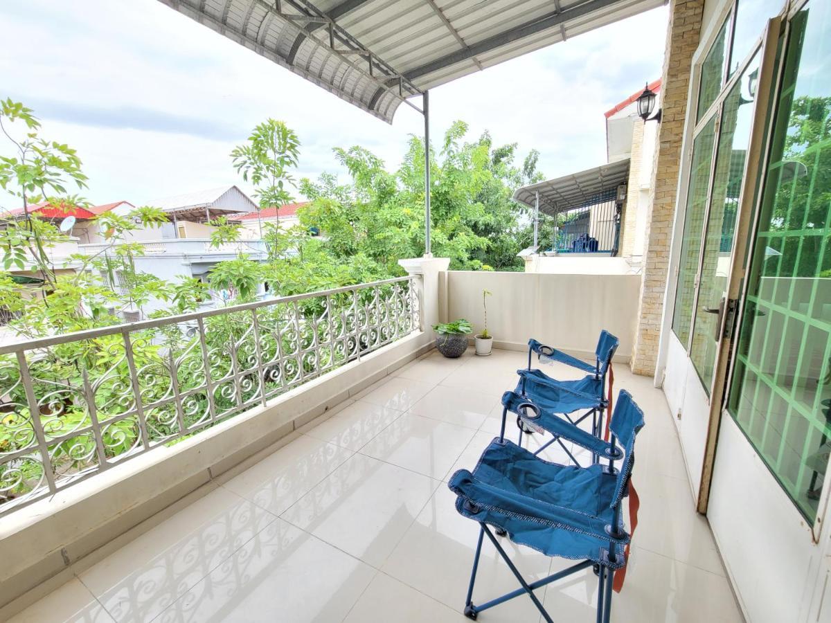 Yana House Phnom Penh Hotel Ngoại thất bức ảnh